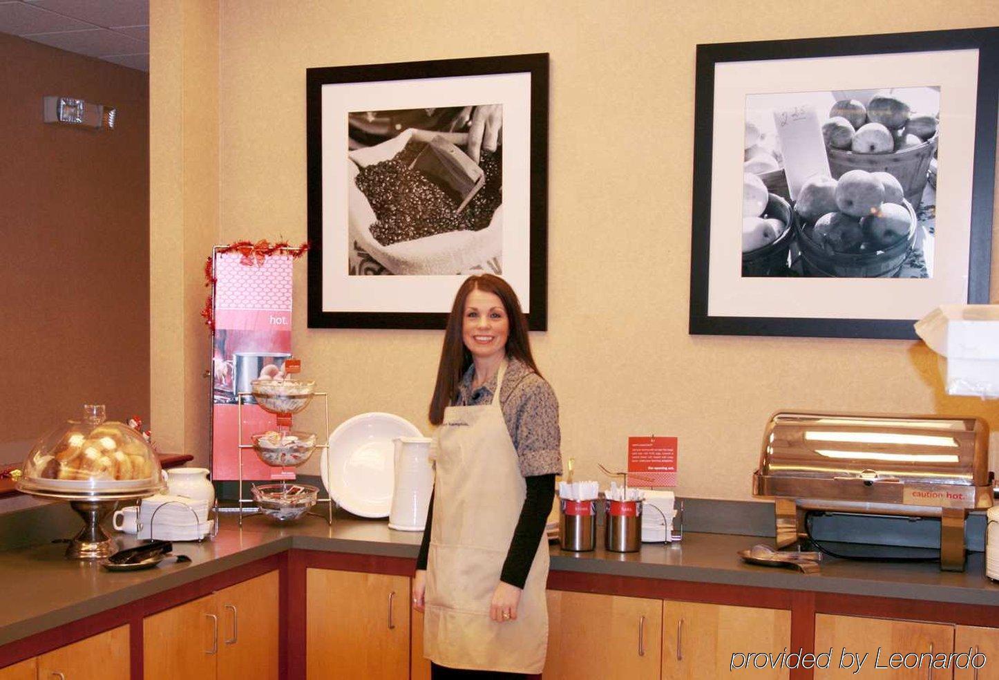 Hampton Inn Cleveland-Downtown Restaurace fotografie
