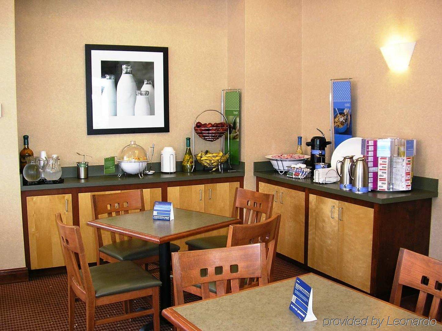 Hampton Inn Cleveland-Downtown Restaurace fotografie